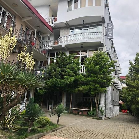 Twins Guest House By Black Sea コブレチ エクステリア 写真