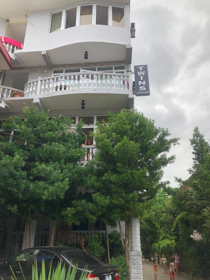 Twins Guest House By Black Sea コブレチ エクステリア 写真